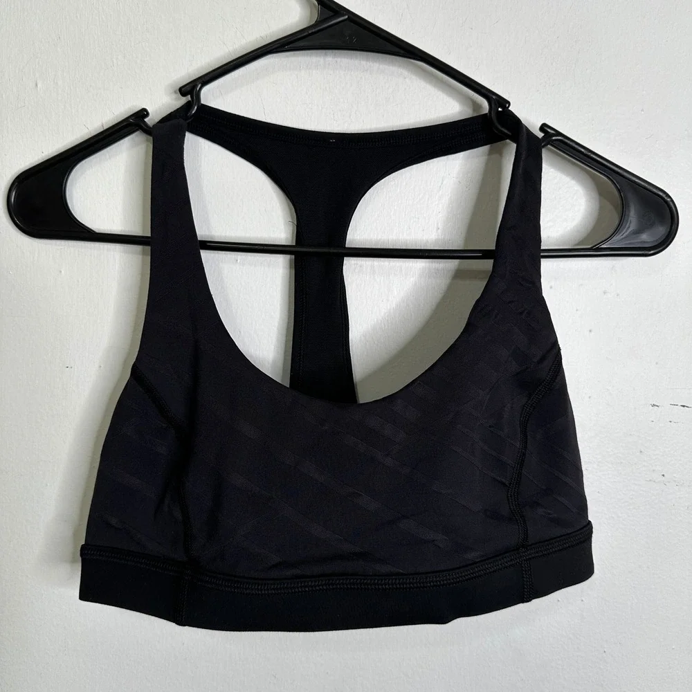 Lululemon Invigorate Sports Bra Black Tonal Stripe Racerback Activewear Size 6